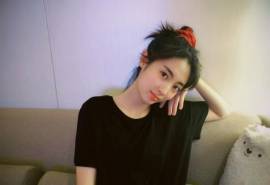 高清中国内地北京朝阳女演员邢菲俏丽居家私服照图片