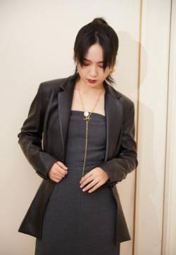 高清湖南长沙美女周笔畅镂空夹克甜酷写真图片