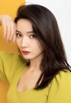 中国内地影视新疆乌鲁木齐女演员代斯露脐装性感写真图片