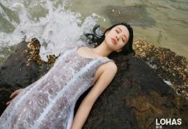 中国内地湖南长沙女演员李梦水中优雅性感写真图片