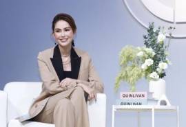 中国台湾女模特昆凌露腰装干练性感活动图片