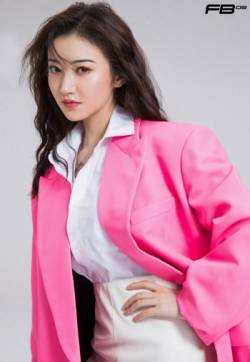 高清中国内地陕西西安女演景甜时尚摩登魅力写真图片