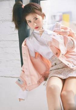 赖美云俏丽甜美写真图片