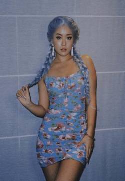 高清上海美女王菊紧身印花裙撩人性感写真