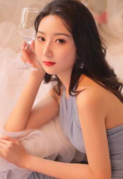 何穗吊带裙清新居家写真图片