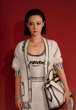 高清中国大陆吉林长春女演员谭卓眼妆背头酷美写真图片