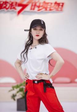 湖南省娄底女演员孟佳《乘风破浪的姐姐》第二期剧照图片