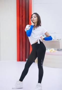 高清上海美女黄龄《乘风破浪的姐姐》第二期剧照图片