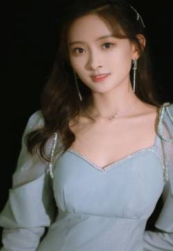 中国内地山东女演员代文雯蓝色纱裙性感写真图片