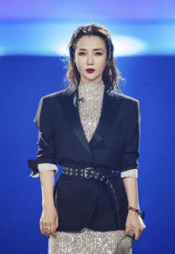 高清湖南吉首美女阿朵《乘风破浪的姐姐》第三期剧照图片