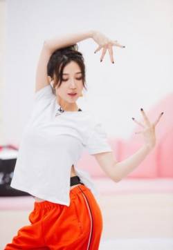 高清湖南吉首美女阿朵《乘风破浪的姐姐》第四期剧照图片