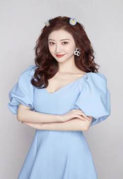高清中国内地陕西西安女演景甜深v蓝裙性感写真图片