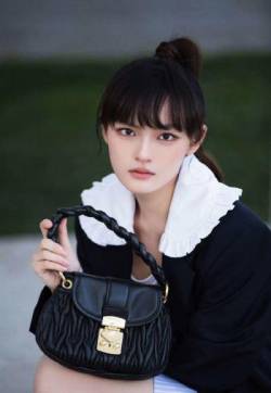 高清台湾美女文淇复古文艺写真图片