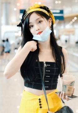 高清女明星吴宣仪夏日清凉性感街拍图片