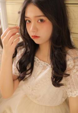 高清美女罗秋韵清爽性感夏日写真图片
