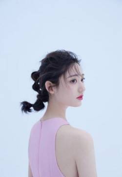 中国内地女演员王莫涵粉色甜美写真图片