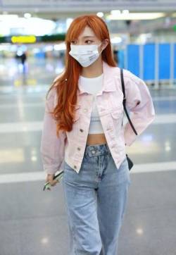 高清江西美女李紫婷橘发私服街拍照图片