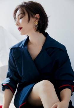 中国内地湖南长沙女演员李梦复古摩登魅力写真图片