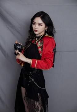 吴高清女明星宣仪酷美性感写真图片
