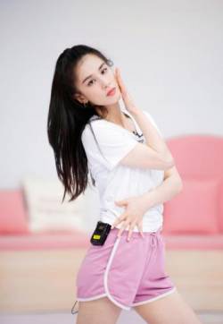 中国内地著名女演员黄圣依《乘风破浪的姐姐》第六期剧照图片