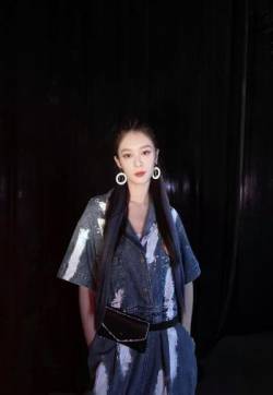 高清湖南性感女星傅菁牛仔衣时尚写真图片
