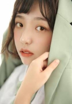 可爱丸子头美少女性感迷人写真图片第张