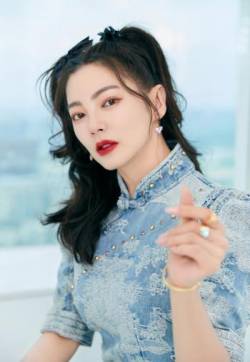 高清内地山东德州女演员张雨绮性感旗袍写真图片