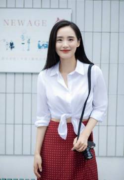 高清中国内地新生代功夫女明显王智复古波点裙气质写真图片