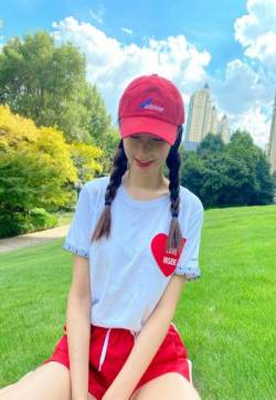 高清湖南省湘西吉首市美女沈梦辰小红帽可爱写真图片