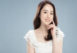 高清中国内地黑龙江省牡丹江影视女演员董璇白色的衣装粉嫩可爱电脑壁纸