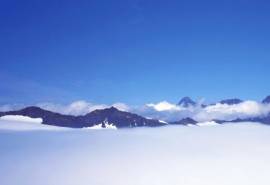 蓝天白雪优雅的冬季景色桌面壁纸