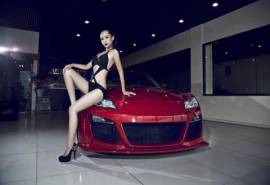 美女模特宽屏桌面壁纸之红色马自达RX-8改装车