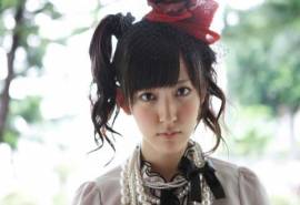 日本千叶女歌手铃木爱理桌面壁纸之清纯户外写真