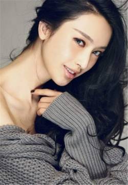 中国大陆广西省桂林模特女演员性感女星张俪简约时尚都市温暖写真手机壁纸