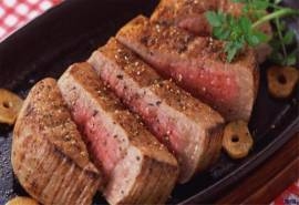 垂涎欲滴的诱人烧烤牛排美食图片桌面壁纸（1）
