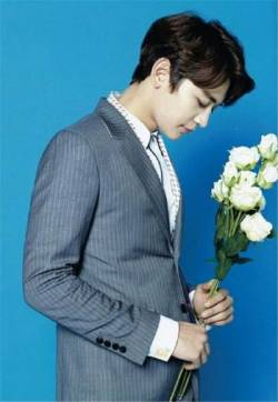 高清韩国仁川男明星SHINee崔珉豪手机桌面壁纸下载