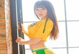 赵小米Kitty足球宝贝写真ipad壁纸图片下载