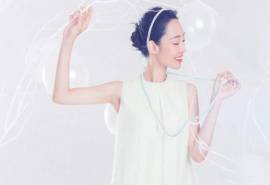 中国内地山东省青岛市市北区时尚明星白百何高清桌面壁纸