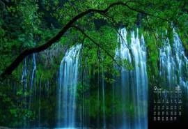2017年9月壮观的林间瀑布高清日历壁纸