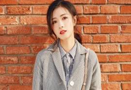 湖南省益阳市赫山女演员万茜街拍时尚性感写真图片桌面壁纸