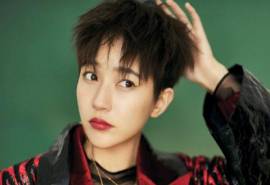 高清安徽省马鞍山女明星焦俊艳烈焰红唇时尚写真图片桌面壁纸