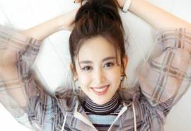 中国内地新疆乌鲁木齐市影视女演员古力娜扎性感活动照高清桌面壁纸
