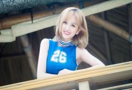 高清女明星吴宣仪性感高清桌面壁纸图片