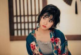 美女沈月
