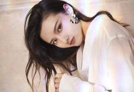 中国北京当代95后女演员宋祖儿摩登性感高清桌面壁纸