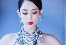 中国内地新疆乌鲁木齐市影视女演员古力娜扎玫瑰裙性感图片桌面壁纸
