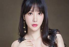 中国内地湖南衡阳女演员柳岩性感优雅写真桌面壁纸