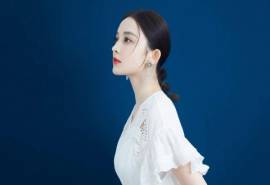 中国内地新疆乌鲁木齐市影视女演员古力娜扎纯白甜美写真桌面壁纸