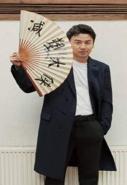 高清辽宁省鞍山男演员雷佳音帅气写真手机壁纸