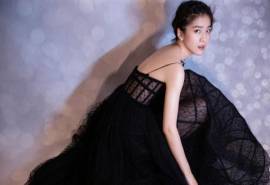 中国内地浙江省义乌女演员张雪迎性感优雅写真桌面壁纸